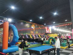 -嘿哟动霸CHUA·新潮玩运动娱乐中心·蹦床滑冰团建乐园