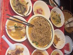 -蓝田九大碗民俗食府(蓝田店)