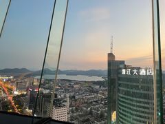 -Hi City·城市之巅