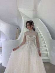 -艾米丽婚纱礼服