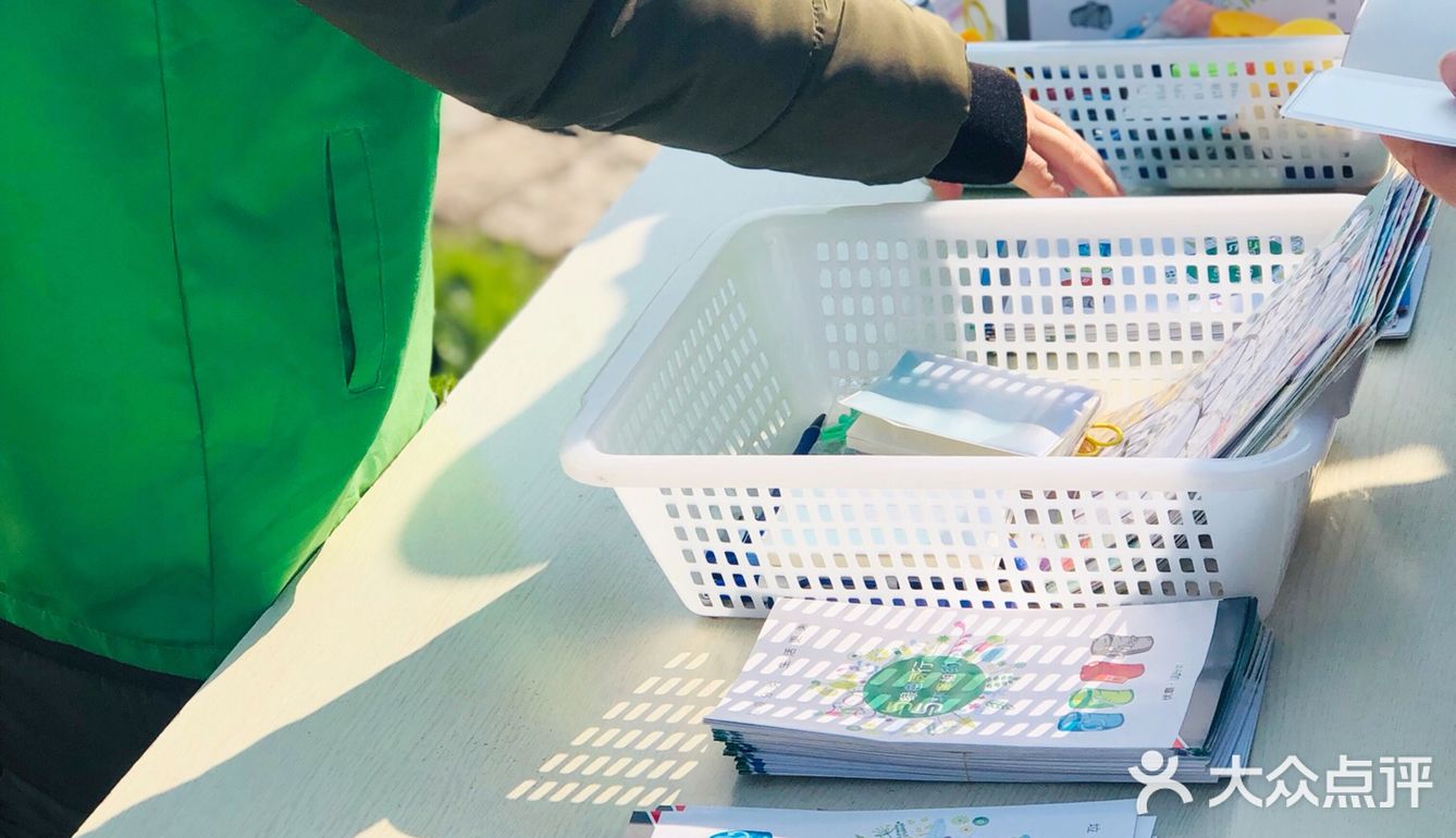 连降噪耳机都能够舍弃，一个双肩包就到达这里