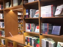 -新华文创·光的空间