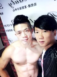 点击看大图 -比优缇发型工作室