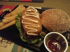 墨西哥N7肥牛黑汉堡-MINI TASTE餐厅&酒吧