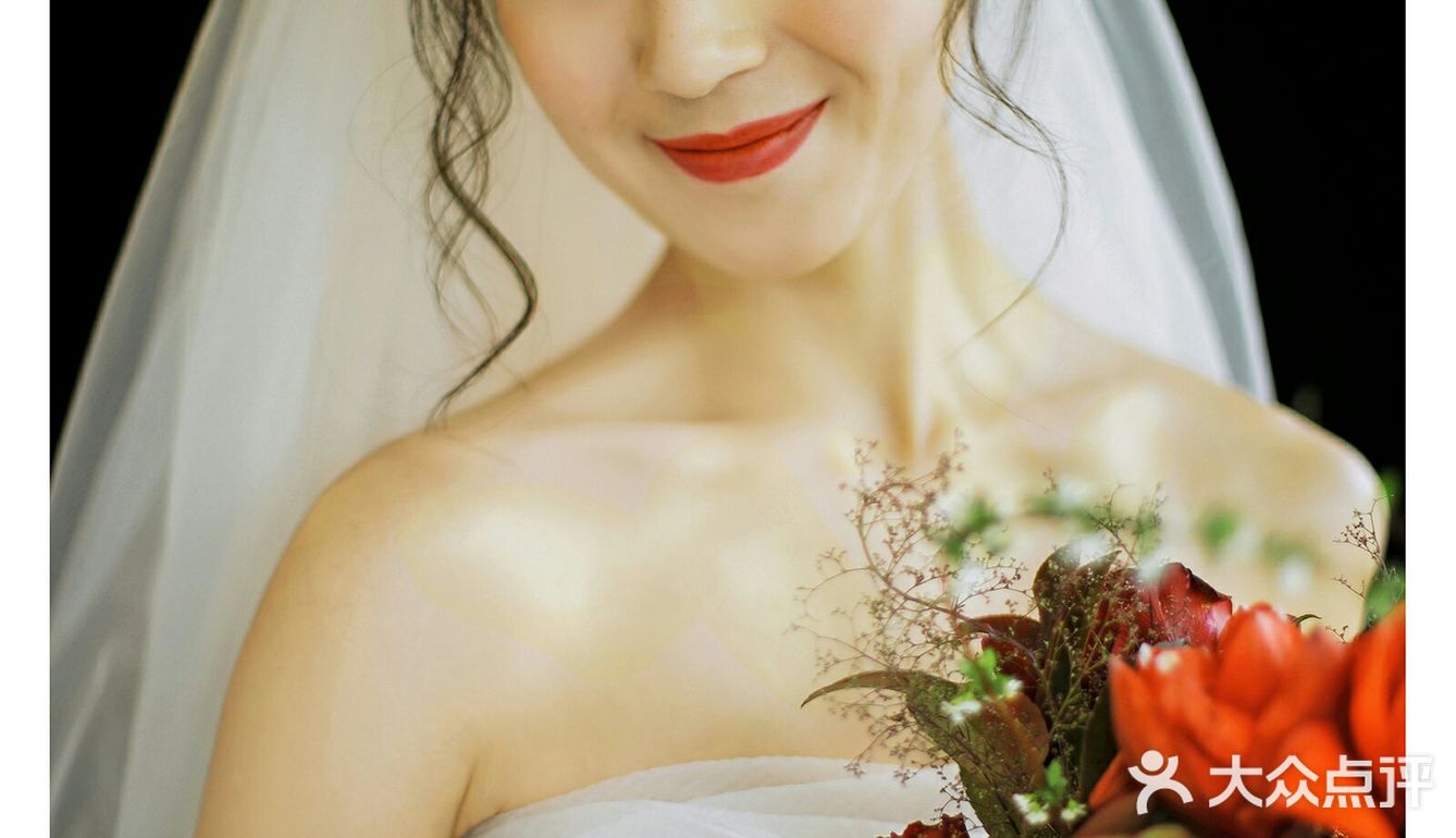 不要看别人拍酷的就要拍酷的,你长一张甜美的娃娃脸