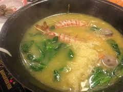 -鲜入围煮花胶鸡海鲜火锅