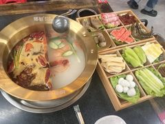 -娜姐鲜牛肉串串火锅(藏龙岛店)