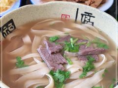 -十二忠手拉面(五福店)