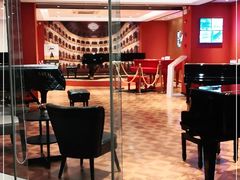 -柏斯音乐艺术中心·钢琴·吉他(上音店)