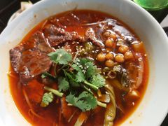 牛腱子泡椒酸辣粉-村外有星光小食铺(长嘉汇店)