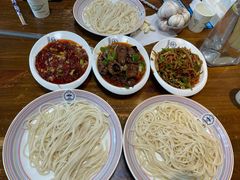 -歹歹的加个面过油肉拌面