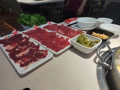 鲜切肥牛-半斤-潮泰牛肉火锅 · 创于1992年(车公庙店)