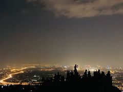 -鬼笑石后山停车场