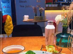 -POKEE VIA&Brunch·维娅(重庆来福士店)