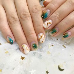 -逸日式美甲美睫工作室