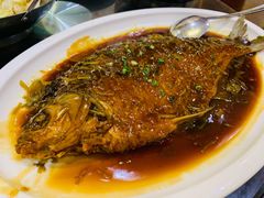 农家烧千岛湖鳊鱼-兴兴·海派本帮菜