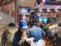 -爆炸头阿姨小四川正宗川味小吃(无任何分店)