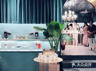 刚在SKP开店的6knows 香氛集成店又在国贸商城