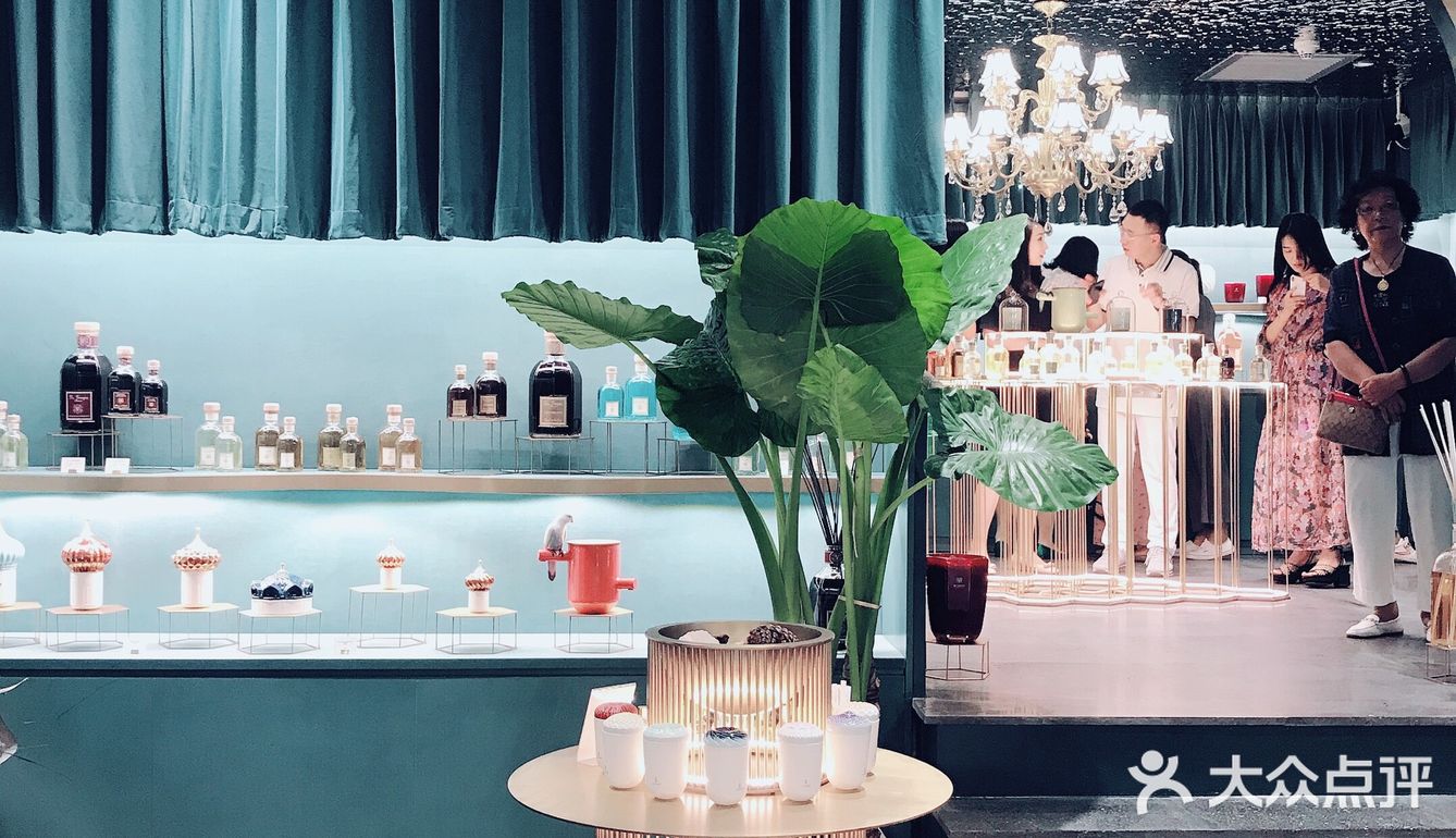 刚在SKP开店的6knows 香氛集成店又在国贸商城