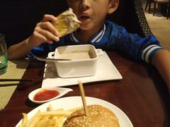 -三亚湾海居铂尔曼度假酒店