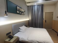 -缤果·BINGUO逸居酒店(鹰潭火车站店)