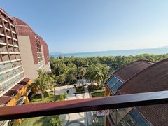 -三亚湾海居铂尔曼度假酒店