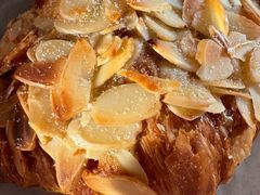 -HOT CRUSH趁热集合·现烤面包(环球港店)