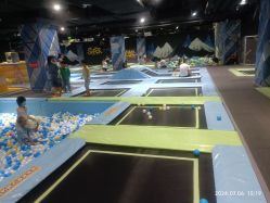 -反弹蹦床公园·亲子乐园·团建·派对(青岛融创茂店)