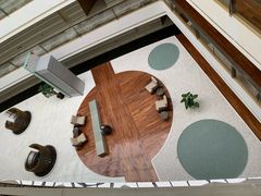 -上海滴水湖皇冠假日酒店