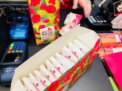 经典现烤玫瑰鲜花饼-嘉华鲜花饼·现烤(昆明老街店)