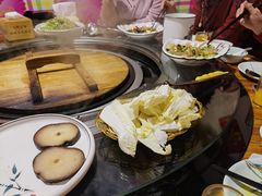 -人民公社铁锅炖·东北菜(卫国道店)