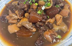 Stewed Intestine and Beef Brisket