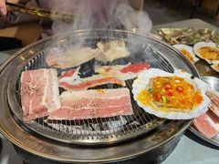 -围炉肉舍•炭烤活鳗•丹东海鲜烤肉(步行街店)