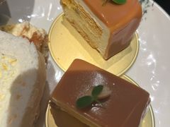 -雍容荟帝王蟹活龙虾展台自助(IFS黑金店)