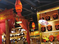 -老滇山寨•云南特色菜•地方菜•民族风情歌舞表演(金碧店)