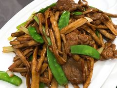 茶树菇炒牛柳-成记海鲜粥(意大利风情街店)