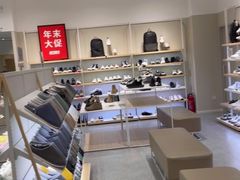 -hotwind热风(中贸广场店)