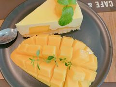 -Chom Cafe and Restaurant