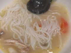 -蒙自源米线大王(花园城商场店)