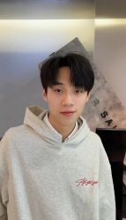 -一家只做男发烫染的店