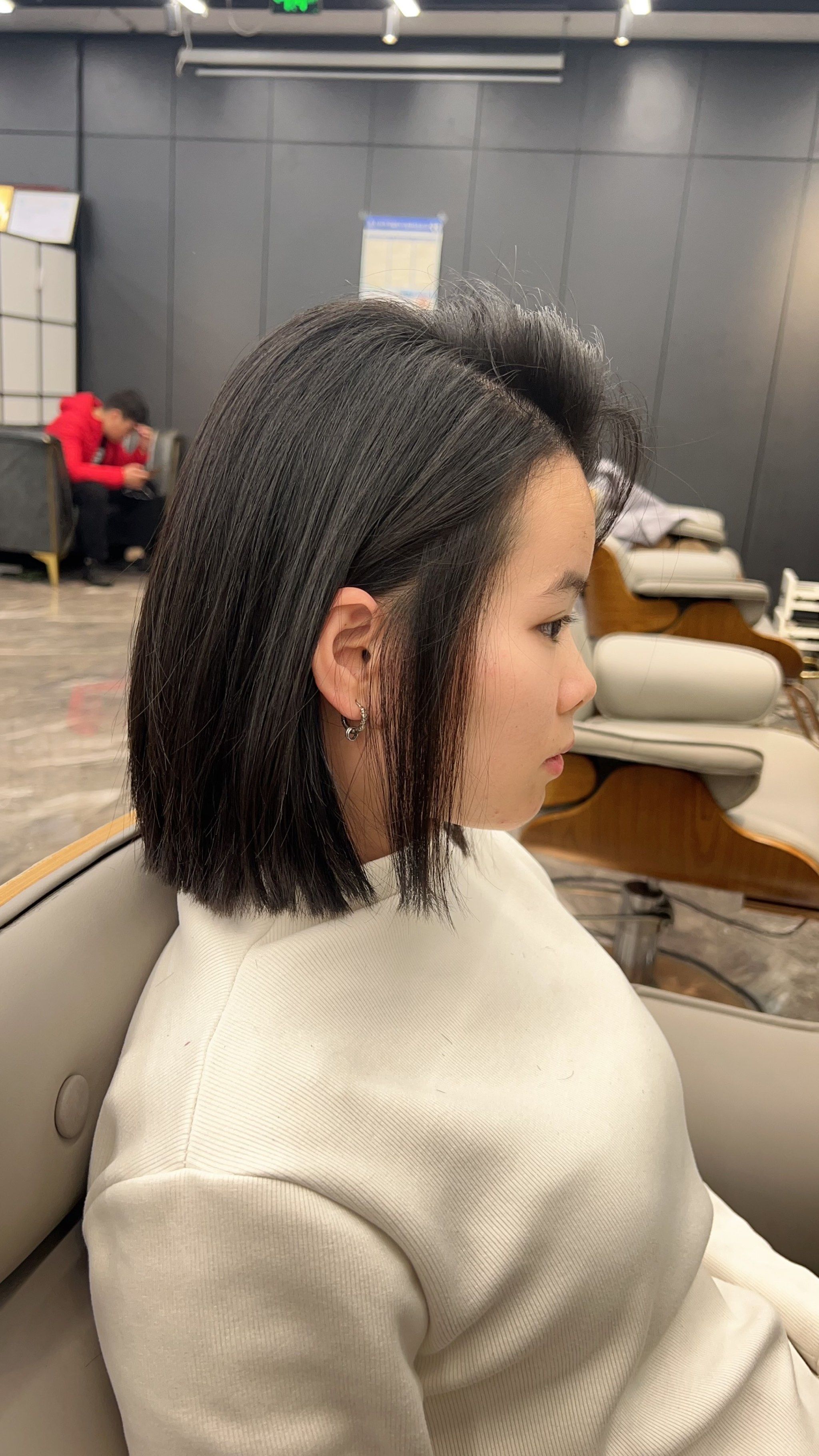 如果头发很翘 不妨试试这款