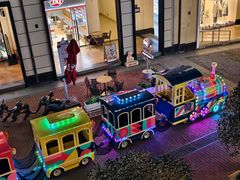 -王府井奥莱临潼小镇(临潼店)