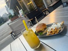 -三勾JJJ Burger&Coffee(梅溪湖店)