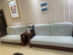 -优伢仕口腔(汽车西站店)