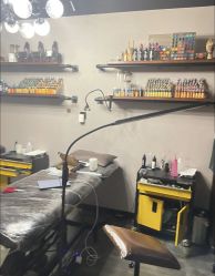 -鳌首刺青纹身 穿孔饰品店