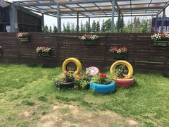 -田园东方蜜桃村的田野营地