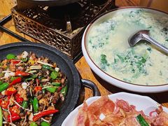 -老滇山寨•云南特色菜•地方菜•民族风情歌舞表演(金碧店)