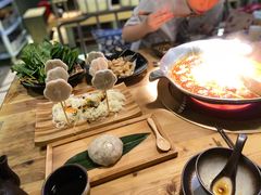 -湊湊火锅·茶憩(杭州湖滨银泰in77店)