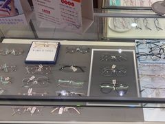-光明眼镜·蔡司授权(徐泾店)