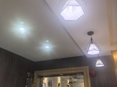 -维也纳酒店(深圳横岗塘坑地铁站店)